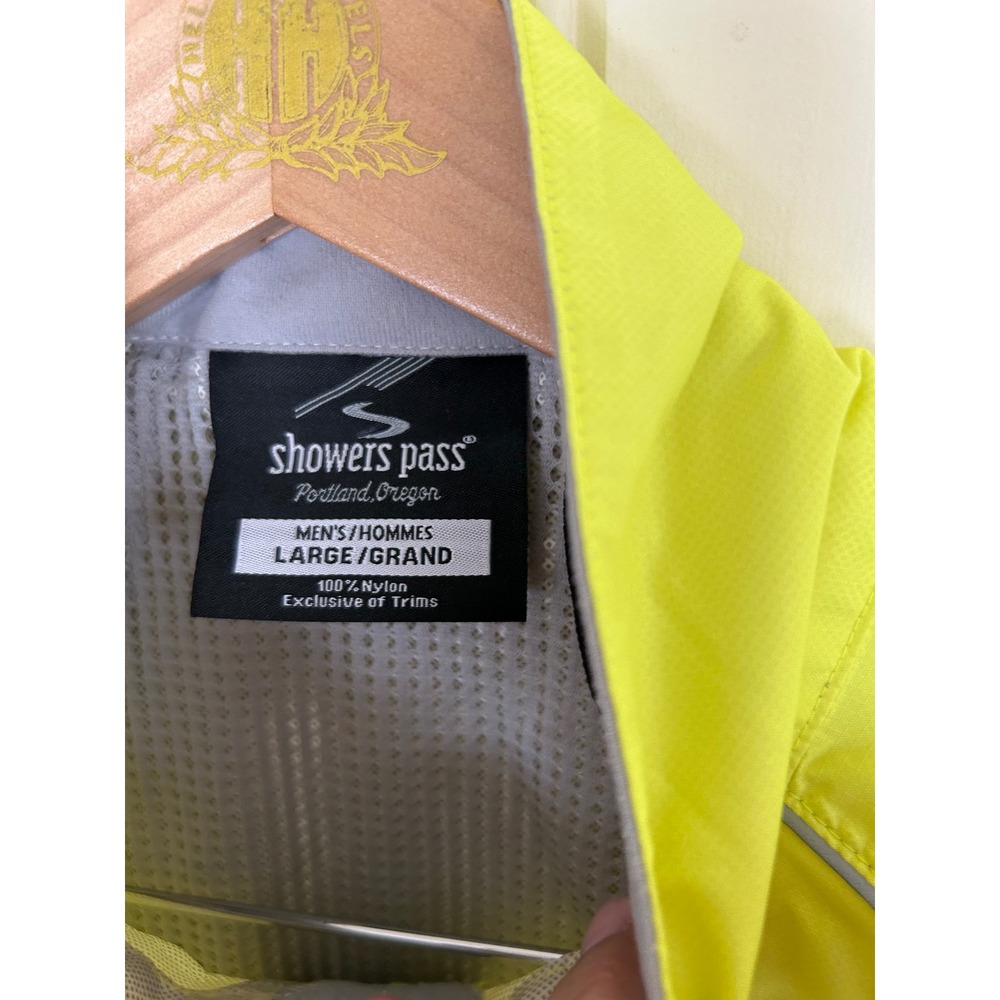 Showers Pass Mens Large Neon Yellow Reflective Cycling Rain Jacket Windbreaker - Picture 2 of 9